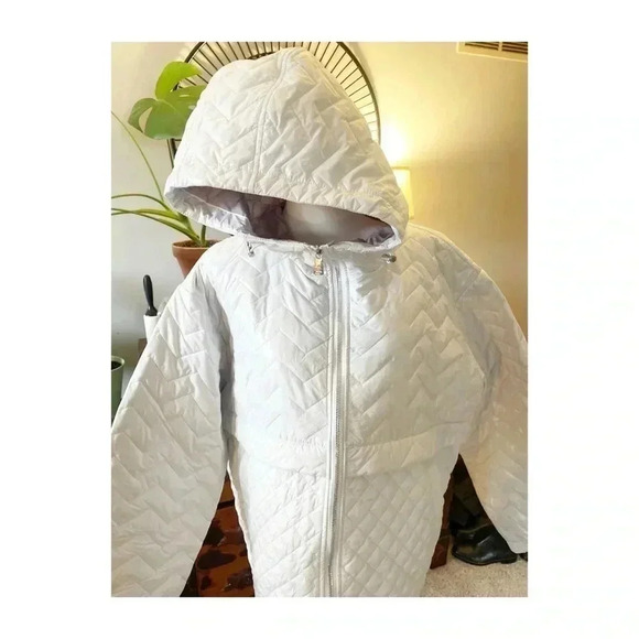 Bernardo Mixed Quilted Light Weight Jacket - Picture 8 of 10